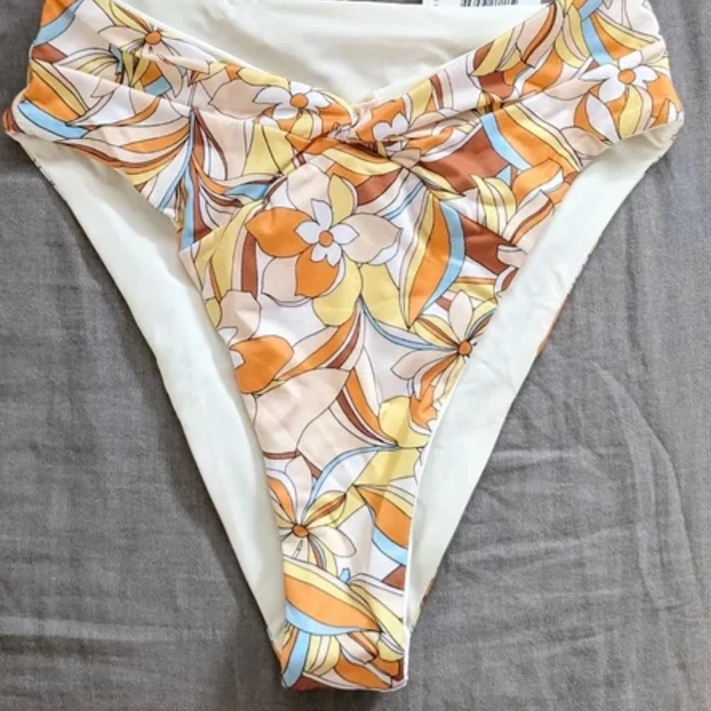 L*Space Soulshine Floral Matching Bikini Set - Picture 4 of 5
